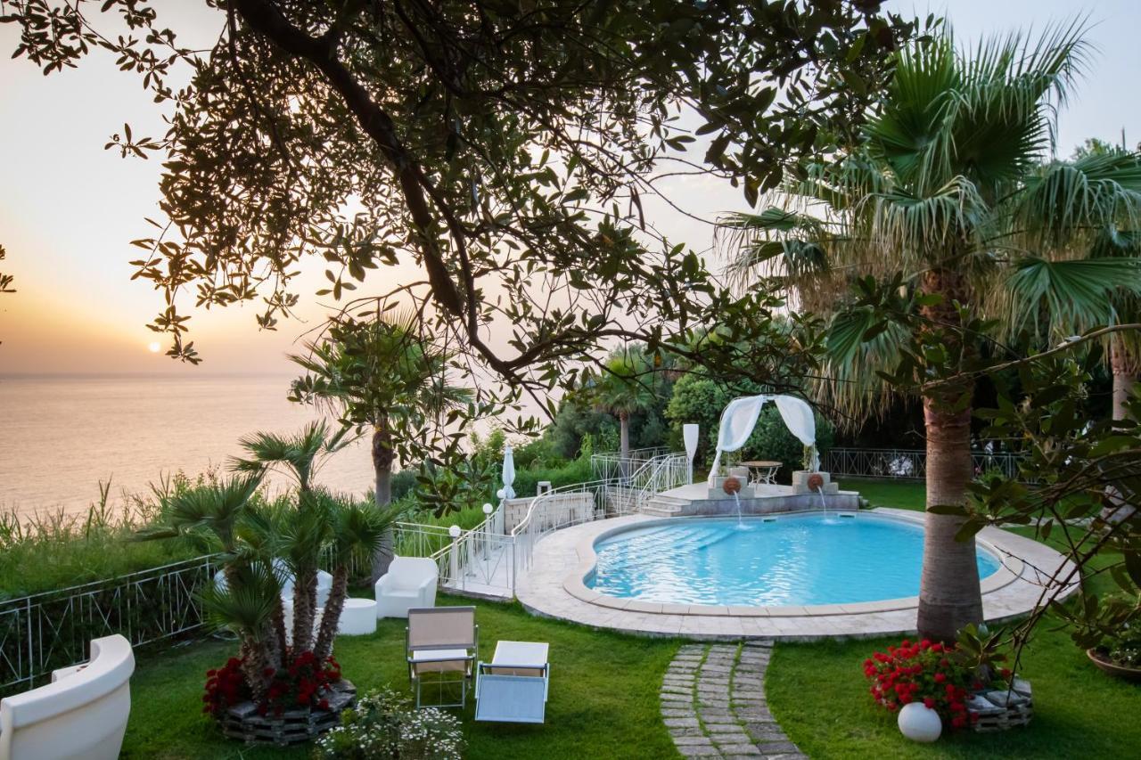 Caposperone Resort Палми Екстериор снимка